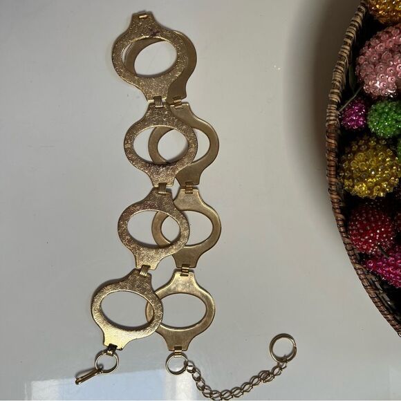 Chunky Oversized Vintage 1970s Groovy Embossed Egyptian Revival Chain Link Belt - Picture 16 of 16